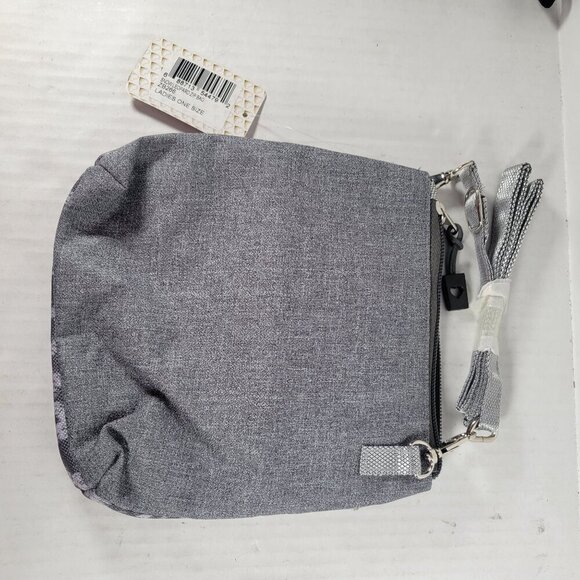 GloveIt Leopard Print Golf Outdoor Workout Casual Adjustable Crossbody Bag - Picture 5 of 6